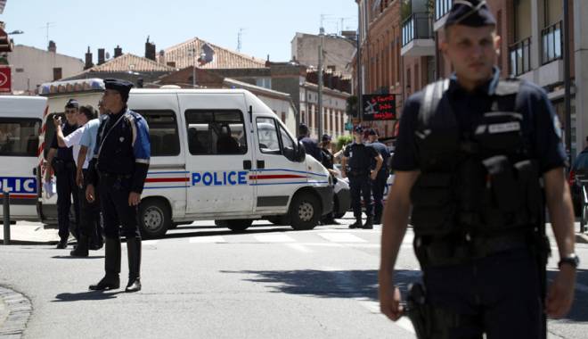 Amenințare cu bombă, pe Twitter! Liceu din Franța, evacuat - alertabombafranta-1452527121.jpg