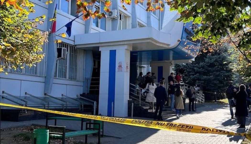 Alertă cu bombă la o judecătorie din Chişinău, înainte de a fi adus Vladimir Plahotniuc - alertacubomba-1758877061.jpg