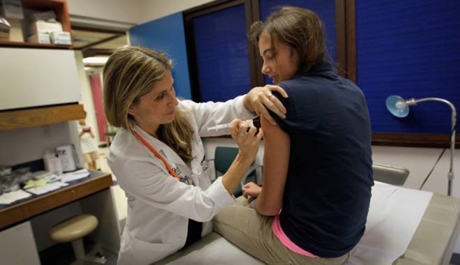 Alertă în licee! Mai multe loturi de vaccin  anti-difterie, retrase din cabinetele școlare - alertainlicee-1421943588.jpg