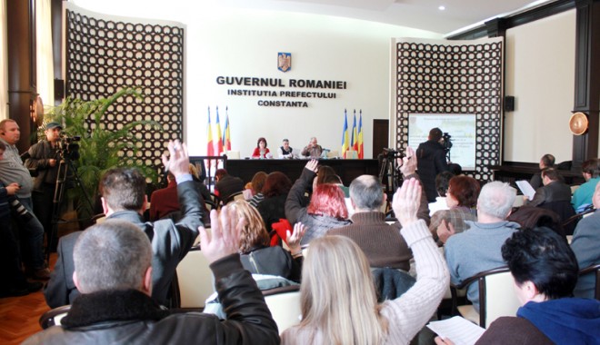 Aleșii județeni  se reunesc în ședință - alesiijudetenisereunesc10-1403712398.jpg
