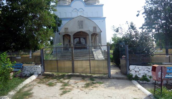 Aleșii locali din comuna Grădina au decis modernizarea accesului către biserică - alesiilocalidincomunagradina-1441122588.jpg