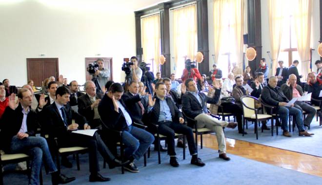 Problemele constănțenilor, neinteresante pentru ei? Consilierii PNL, acuzați de neimplicare - alesiilocalistabilesc1445448848-1454063957.jpg