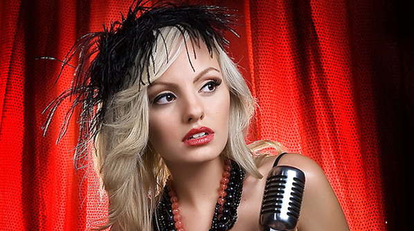 Alexandra Stan a primit discul de platină pentru single-ul 