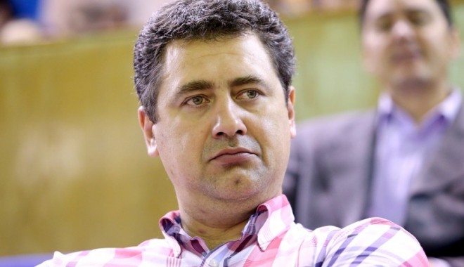 Handbal / Alexandru Dedu, rănit într-un accident rutier, a fost transferat la Spitalul Floreasca - alexandrudedu-1408191912.jpg