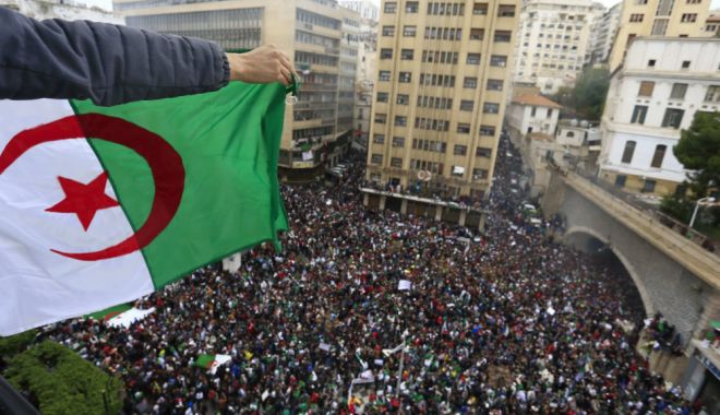 Algeria, pe punctul de a organiza alegeri după demisia președintelui aflat la putere de 20 de ani - algeria-1554629561.jpg