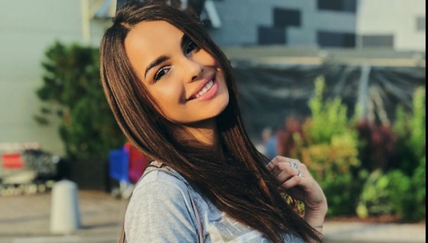 O elevă a luat 9,86 la Bac, dar nu se poate înscrie la facultate pentru că a pierdut un manual - alicemihaelabrinza159755900-1562928945.jpg