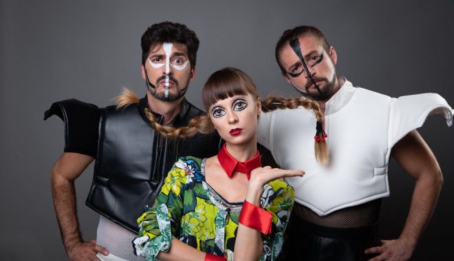Alice revine în forţă, pe scena Teatrului „Căluţul de mare” - alicesursamarianadochitei3-1602005495.jpg