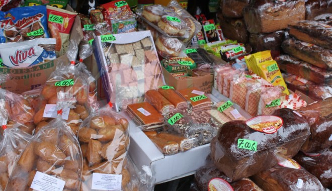 DSVSA Constanța / Au ajuns la gunoi produse alimentare în valoare de aproape 113.000 lei - alimente-1381240430.jpg