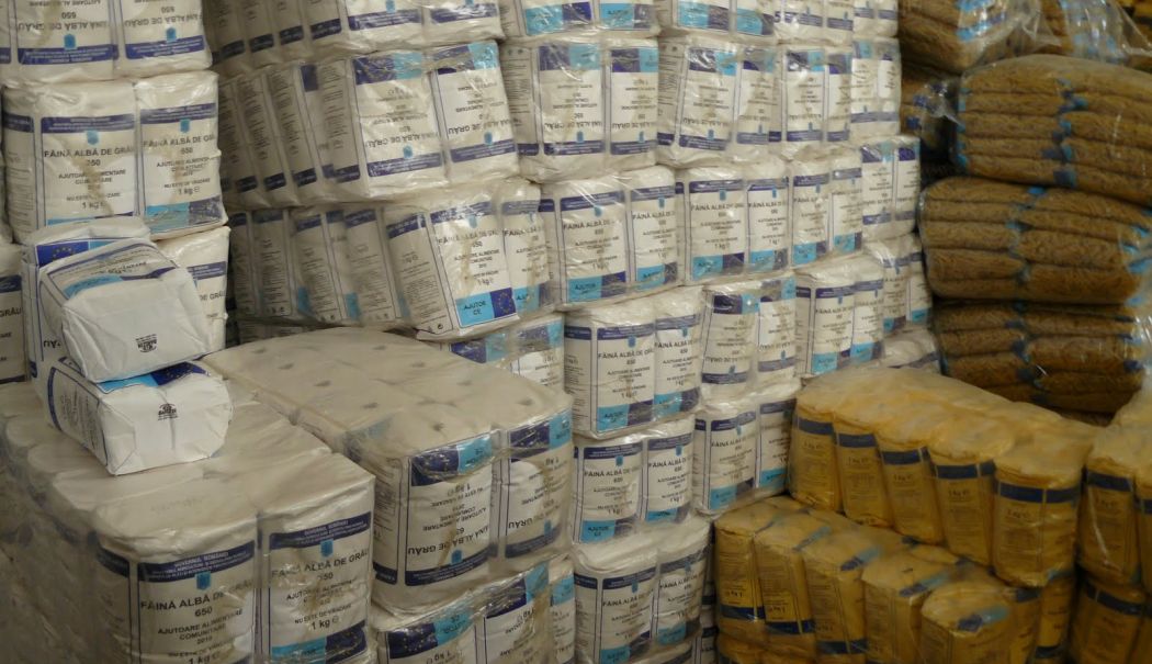 Ajutoare umanitare pentru judeţele afectate de potopul din weekend - alimente-1726409332.jpg