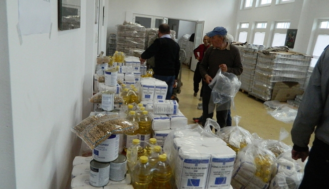 Începe distribuirea alimentelor de la UE - alimentecomunitare-1465565444.jpg