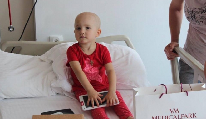 MOMENTE CRITICE PENTRU O COPILĂ DE DOI ANI. A fost diagnosticată cu CANCER LA OCHI - alina2-1480327095.jpg