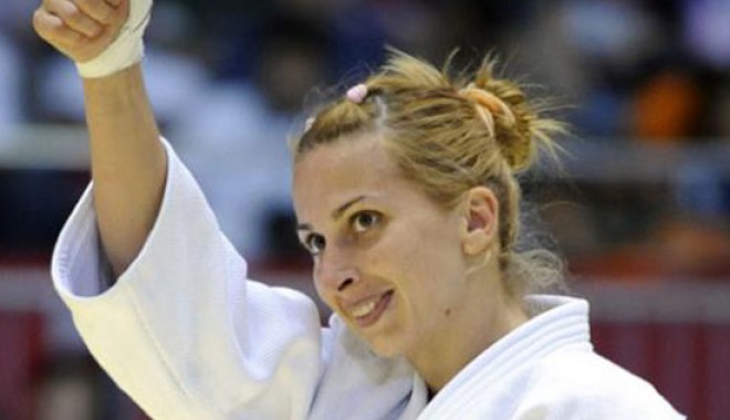 Alina Dumitru, medalie de bronz la Grand Slam Paris - alinadumitru-1328379061.jpg