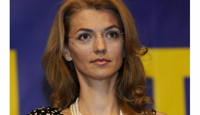 VOT DE LA 16 ANI / Ce spune Alina Gorghiu - alinagorghiu-1433175302.jpg