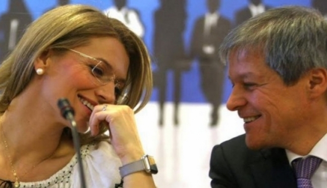 Alina Gorghiu: Il astept pe Dacian Ciolos in interiorul PNL - alinagorghiu-1479568084.jpg