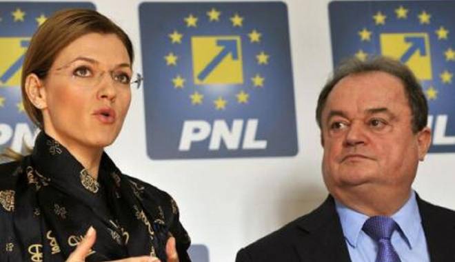 Partidele politice au ajuns la un consens pe Codul Fiscal - alinagorghiuivasileblaga-1440667875.jpg