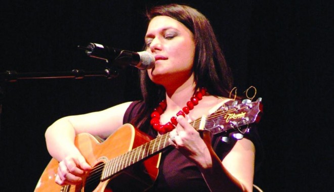 Alina Manole, spectacol de excepție pe litoral - alinamanole1408872823-1408872900.jpg