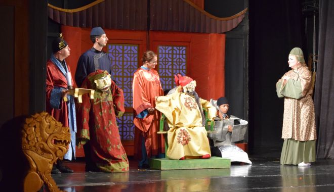 Aladin îşi aduce lampa fermecată pe scena Teatrului „Căluţul de mare” - alladin1-1634320515.jpg