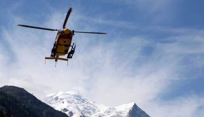 Franța: Cinci militari au murit într-o avalanșă din Alpi - alpi-1453138383.jpg