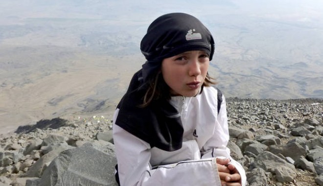 Alpinism: Dor Geta Popescu are doar 11 ani și a escaladat Muntele Sabalan - alpinismsursanersuprojpg-1409741456.jpg