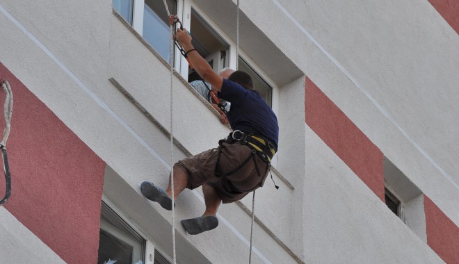Patru ani de închisoare pentru că a tăiat coarda unui alpinist - alpinist-1380447885.jpg