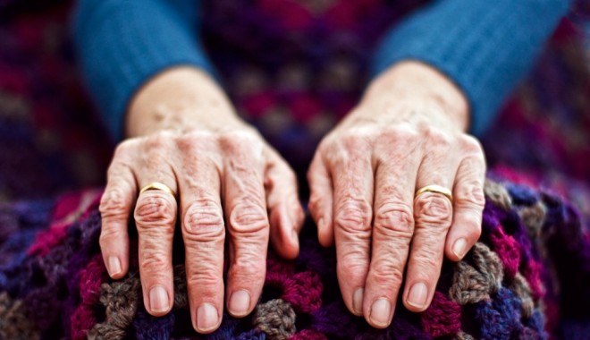 S-au făcut primele teste pentru tratamentul  de Alzheimer - alzheimer-1358953186.jpg