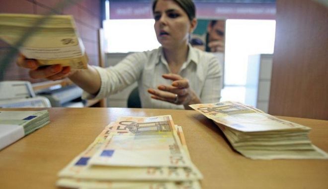 Vești proaste pentru românii care au credite în lei. IRCC crește de la 1 octombrie