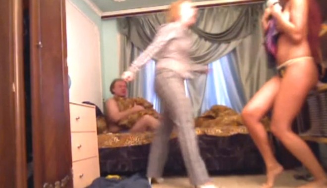 Prins de nevastă în pat cu amanta, finalul e de Oscar / Video - amanta-1327943076.jpg