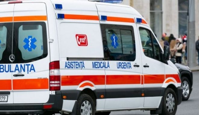 Doi bărbați au ajuns la spital, după ce au băut formol crezând că este țuică - amb-1623052839.jpg