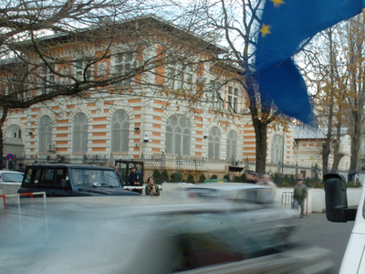 Pericol de explozie lângă ambasada SUA - ambasadasua-1315554962.jpg