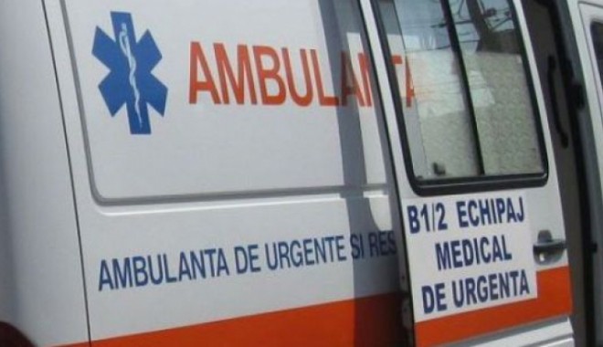 Tânăr de 20 de ani, mort într-un accident rutier - ambulan66991300-1342285111.jpg