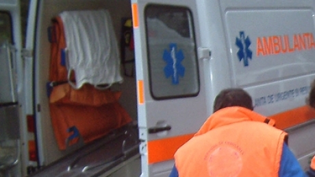 Copil de nouă ani rănit într-un accident rutier - ambulanta-1322049130.jpg