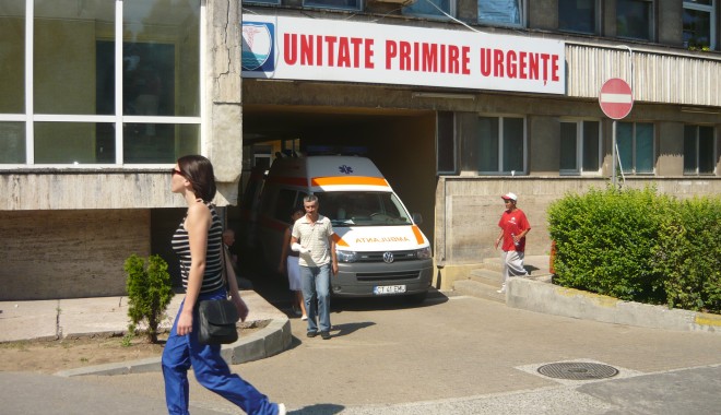 Peste 6.500 de solicitări la ambulanță, în ultimele 24 de ore - ambulanta-1342006529.jpg