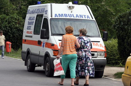 Accident rutier cu trei victime în stațiunea Mamaia - ambulanta-1342044271.jpg
