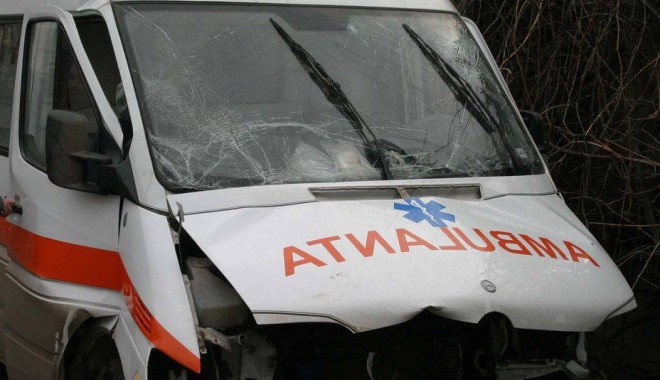 A murit în accident cu o ambulanță pe care o furase - ambulanta-1345882334.jpg