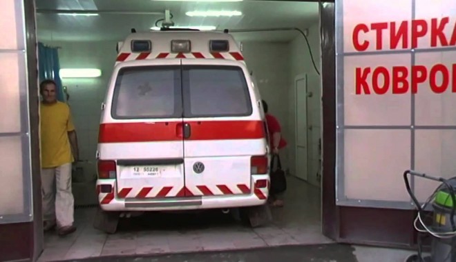 Șapte mineri au murit în urma accidentului minier din Donețk - ambulanta-1402650581.jpg
