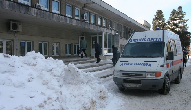 Ambulanța, depășită de numărul de solicitări - ambulanta-1483870533.jpg