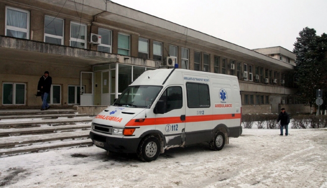 Ambulanța, depășită de numărul de solicitări - ambulanta-1483883685.jpg