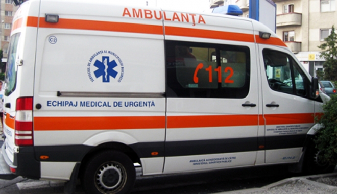 ȘOCANT / Copil bătut cu bestialitate până a fost omorât - ambulanta-1486115242.jpg