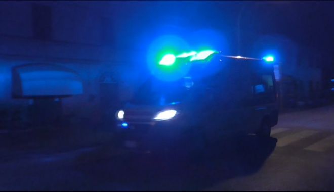 Tragedie într-un club din Italia: Cel puțin șase morți și zeci de răniți într-o busculadă - ambulanta-1544255414.jpg