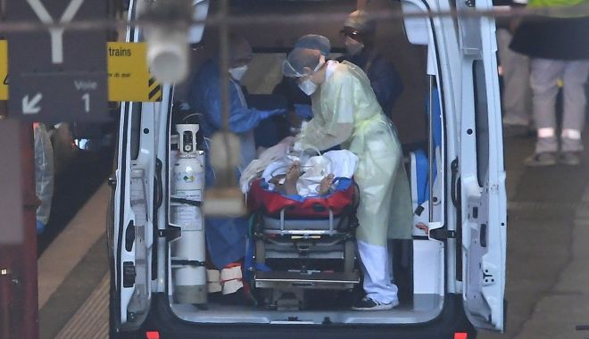 Record sumbru în SUA. Au fost raportate peste 60.000 de cazuri de COVID în doar 24 de ore - ambulanta-1594191635.jpg
