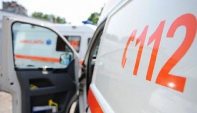 Accident rutier la Ovidiu, soldat cu o victimă - ambulanta-1660130224.jpg