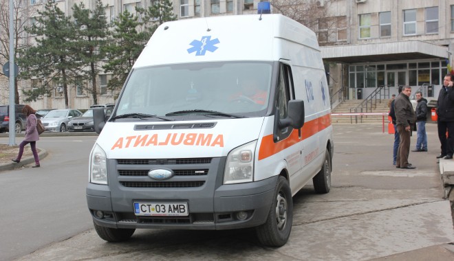 Copil de 10 ani, călcat de mașină - ambulanta1-1362388204.jpg