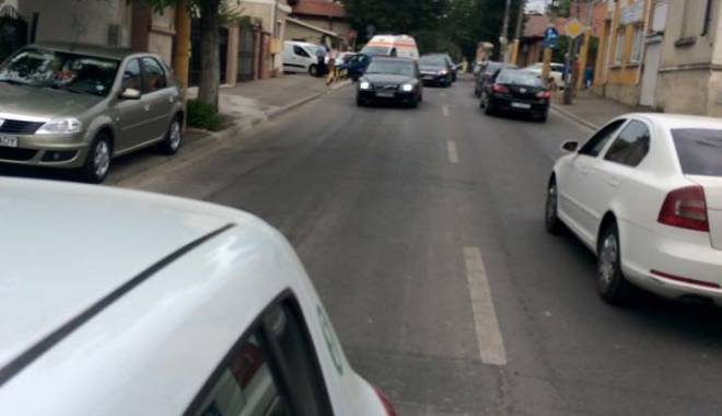 Ambulanță implicată într-un accident rutier, în Constanța - ambulanta1-1438164297.jpg