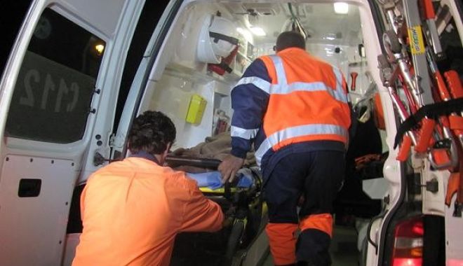 Victimele accidentului mortal de pe Șoseaua Mangaliei au nevoie de sânge! - ambulanta1-1519308725.jpg