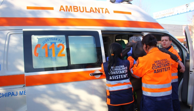 Distracție periculoasă în minivacanța de 1 Mai. Sute de solicitări la Ambulanță - ambulanta111483369925-1493541773.jpg