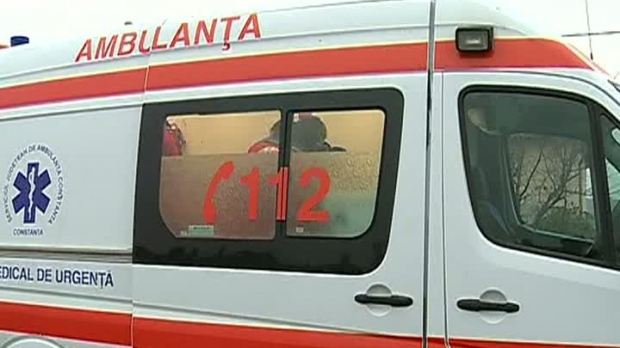 Băiețel de patru ani s-a înecat într-o hazna din zona Rânca - ambulanta1445864999-1458986268.jpg