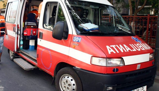 Pieton lovit de o ambulanță, pe bulevardul I.C. Brătianu - ambulanta2-1537205446.jpg