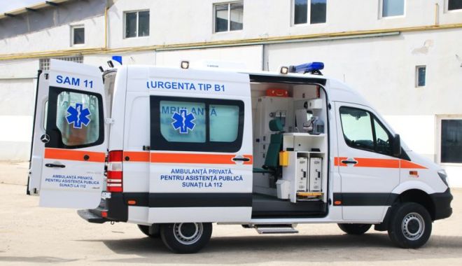 Accident îngrozitor în municipiul Constanţa. Bărbat lovit de TIR chiar pe trecerea de pietoni! - ambulanta2-1606150485.jpg