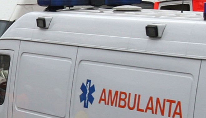 Tulcea: Împușcat cu alice fără niciun motiv de un necunoscut - ambulanta21193993600-1363422106.jpg