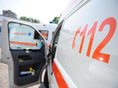 Doi adolescenți au ajuns în comă la spital - ambulantagenericpublimediaoctavg-1350740425.jpg